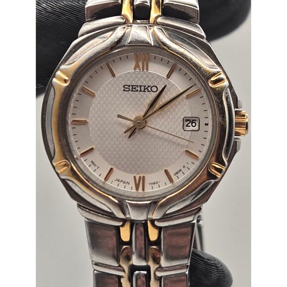 Seiko 7N82-0AT0 Quartz Date Watch